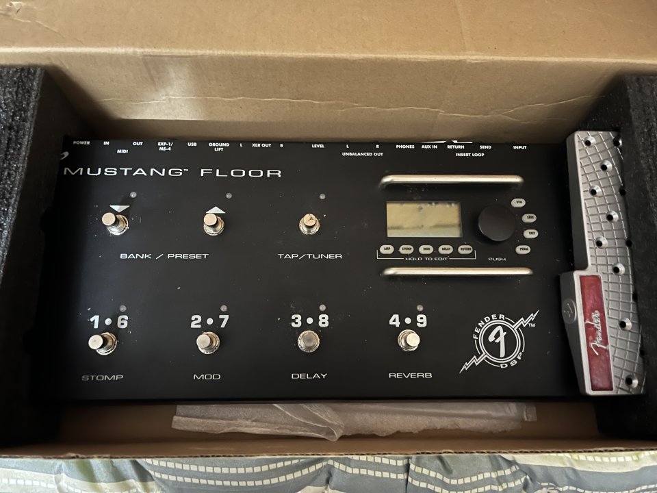 Fender Mustang floorboard