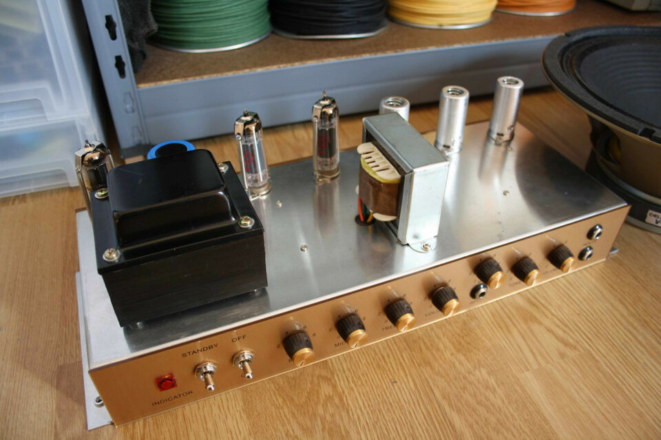 CABEZAL AMPLIFICADOR CLON MARSHALL 1974X 18W Upgrade! de segunda mano · Foto 5 de 14 · Madrid · 800 €