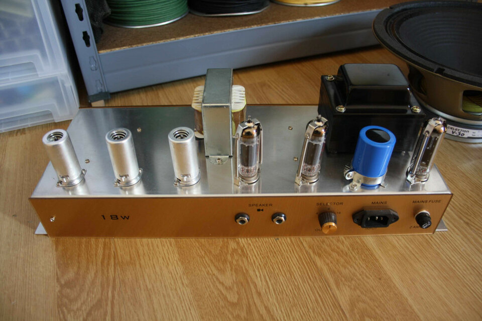 CABEZAL AMPLIFICADOR CLON MARSHALL 1974X 18W Upgrade! de segunda mano · Foto 4 de 14 · Madrid · 800 €