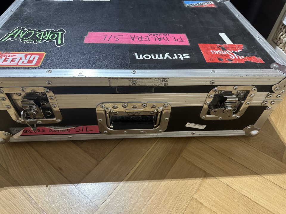 Pedaltrain PT 2 + flightcase de segunda mano · Foto 2 de 3 · Madrid · 150 €