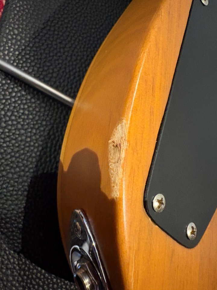 Guitarra ESP LTD M-1000SE de segunda mano · Foto 4 de 8 · Madrid · 750 €