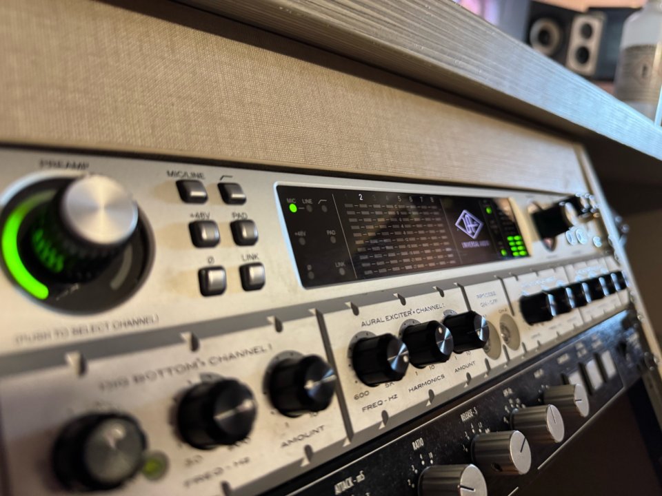 Universal Audio Apollo QUAD FireWire + Plugins UAD + Caja Original de segunda mano · Foto 2 de 8 · Valencia · 799 €