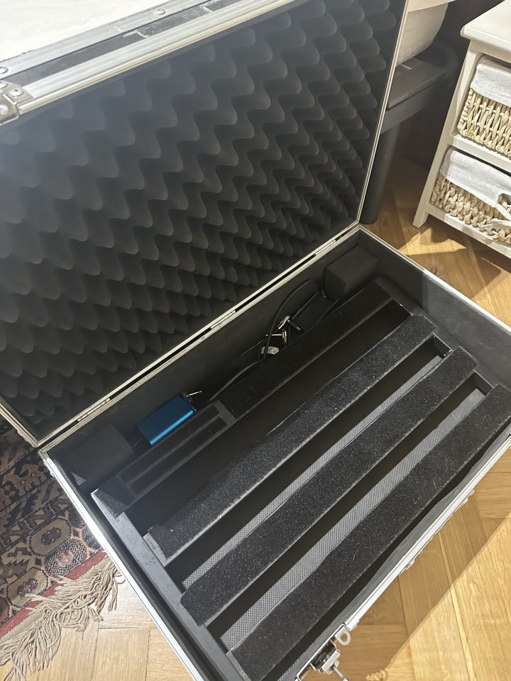 Pedaltrain PT 2 + flightcase de segunda mano · Foto 3 de 3 · Madrid · 150 €