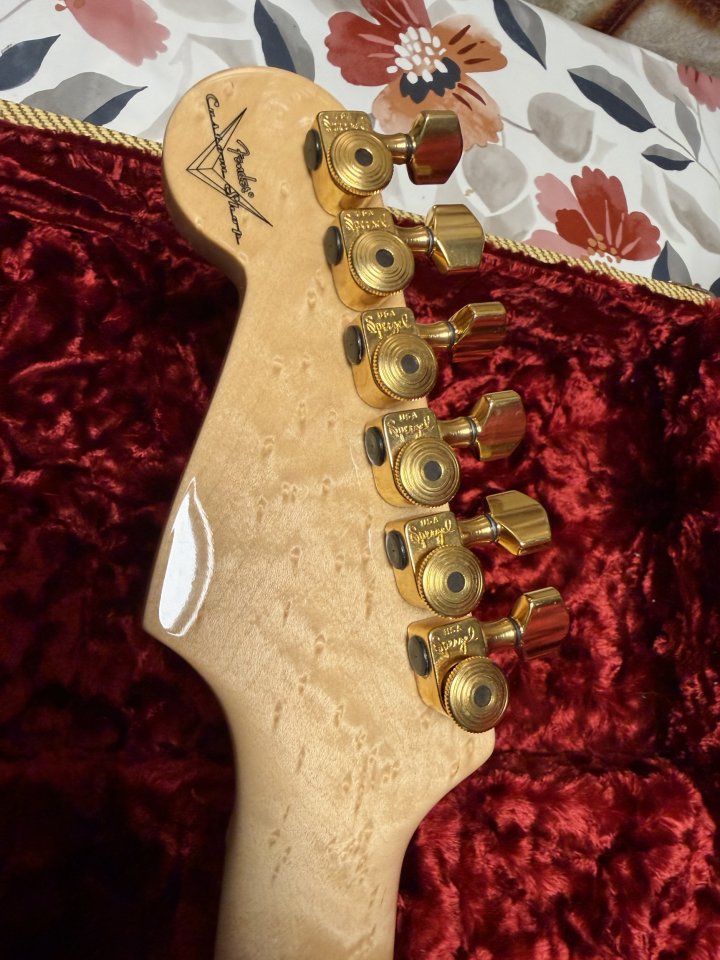 Fender Custom Shop 56 Strat NOS Birdeye Fiesta Red