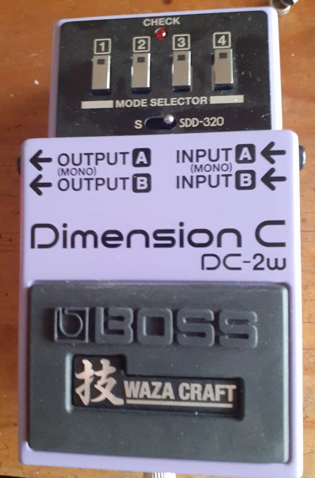 Pedal BOSS DC-2W DIMENSION C