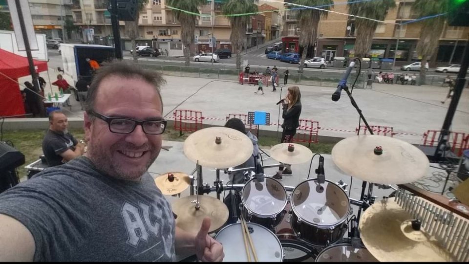 Bateria busca de segunda mano · Foto 2 de 3 · Barcelona