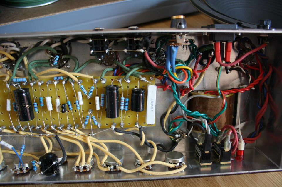 CABEZAL AMPLIFICADOR CLON MARSHALL 1974X 18W Upgrade! de segunda mano · Foto 14 de 14 · Madrid · 800 €