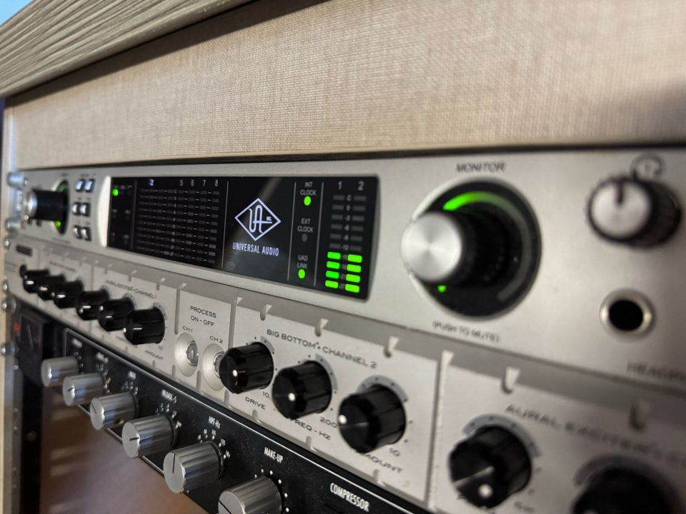 Universal Audio Apollo QUAD FireWire + Plugins UAD + Caja Original de segunda mano · Foto 4 de 8 · Valencia · 799 €