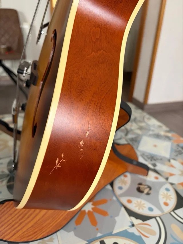 Godin 5th Avenue Kingpin left-handed de segunda mano · Foto 5 de 6 · Albacete · 550 €