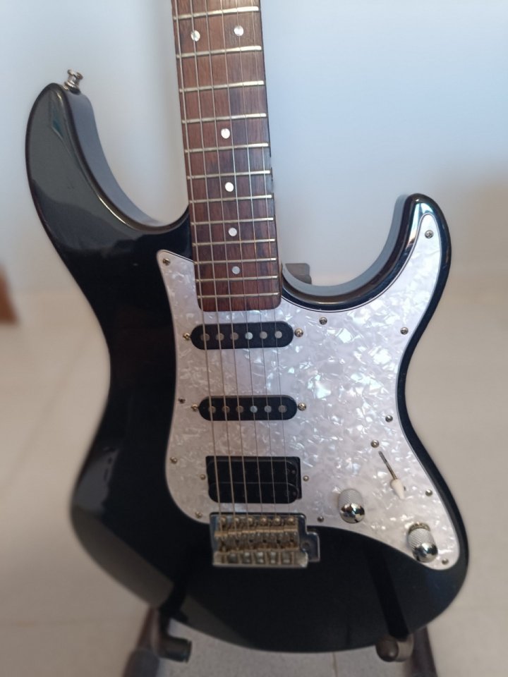 Yamaha Superstratocaster de segunda mano · Foto 1 de 7 · Valladolid · 135 €