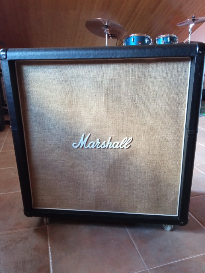 Pantalla Marshall 8412 de segunda mano · Foto 1 de 4 · Navarra · 200 €