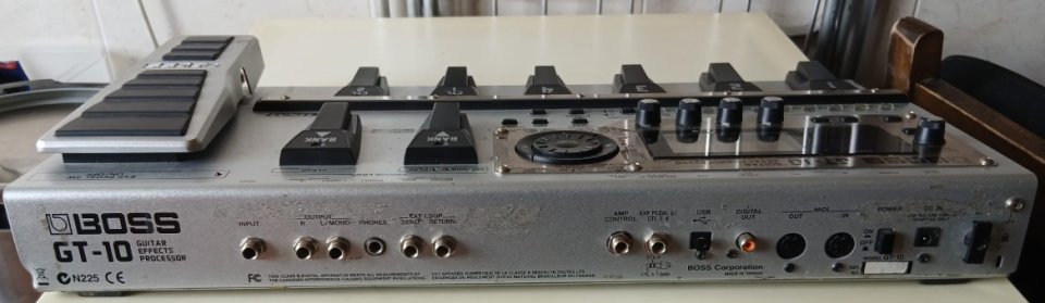 BOSS GT10 Pedalera multiefectos de segunda mano · Foto 2 de 4 · Araba · 130 €