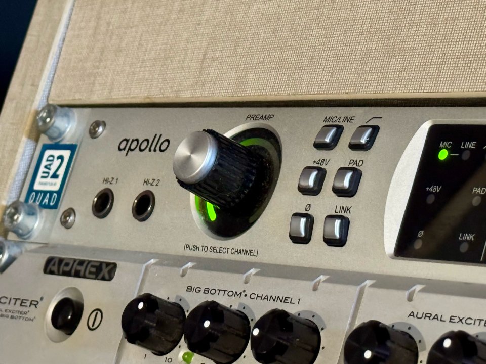 Universal Audio Apollo QUAD FireWire + Plugins UAD + Caja Original de segunda mano · Foto 6 de 8 · Valencia · 799 €