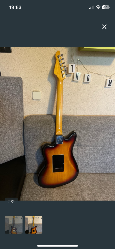 Guitarra J&D tipo Jaguar/Jazzmaster de segunda mano · Foto 2 de 2 · Madrid · 100 €