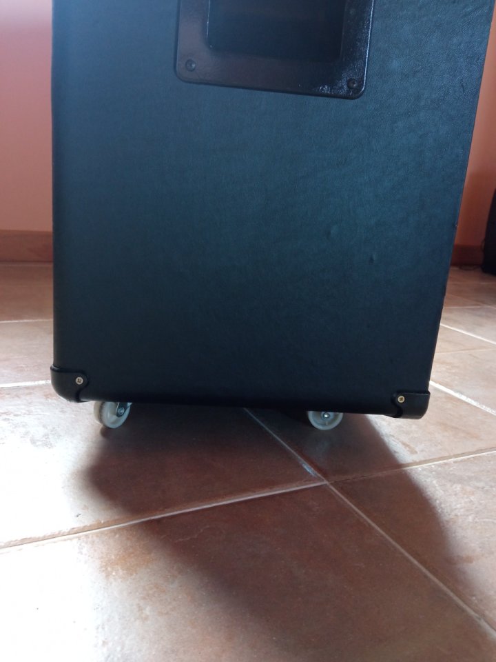 Pantalla Marshall 8412 de segunda mano · Foto 3 de 4 · Navarra · 200 €