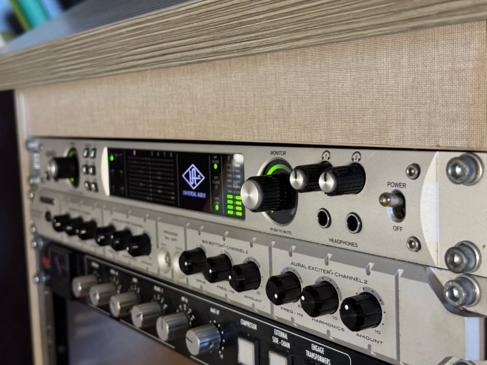 Universal Audio Apollo QUAD FireWire + Plugins UAD + Caja Original de segunda mano · Foto 8 de 8 · Valencia · 799 €