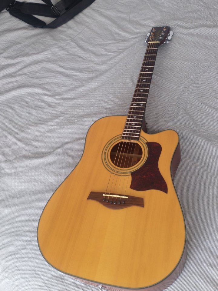 Guitarra electroacústica Tanglewood