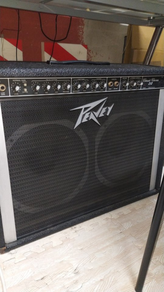 Peavey Classic Chorus 2x12 de segunda mano · Foto 1 de 2 · Tarragona · 200 €