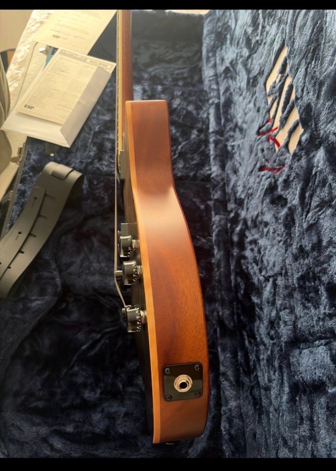 ESP USA Eclipse 2023 - Black Natural Fade de segunda mano · Foto 6 de 8 · Barcelona · 4000 €