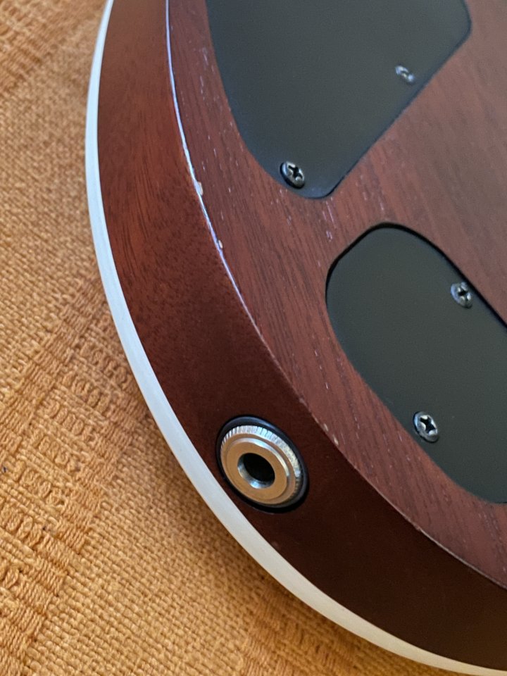 Ibanez RGAIX6FM Frost White de segunda mano · Foto 6 de 9 · Badajoz · 750 €