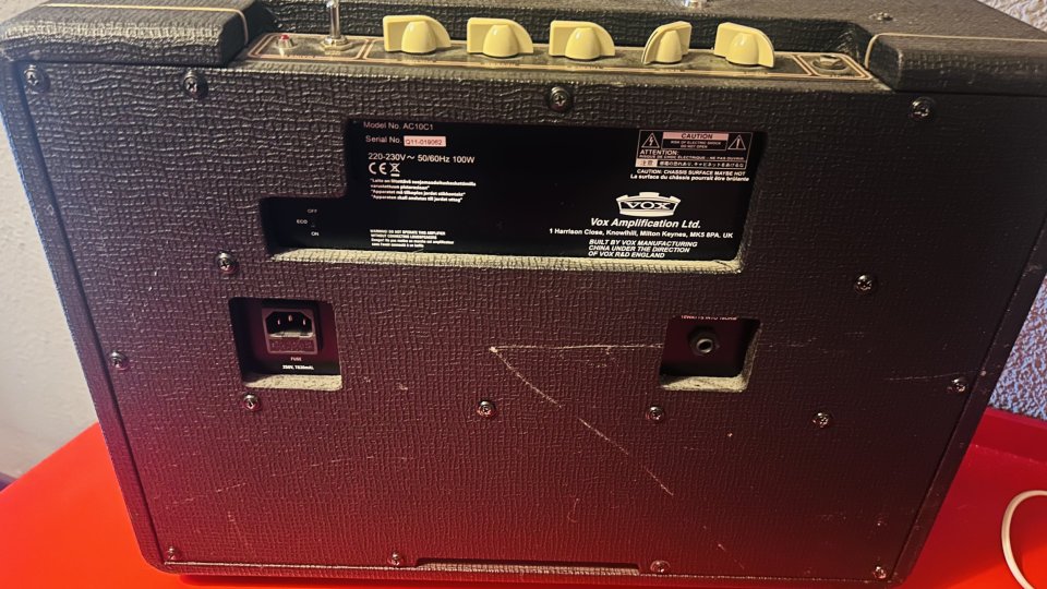Vox ac10 mejorado de segunda mano · Foto 3 de 3 · Valencia · 420 €