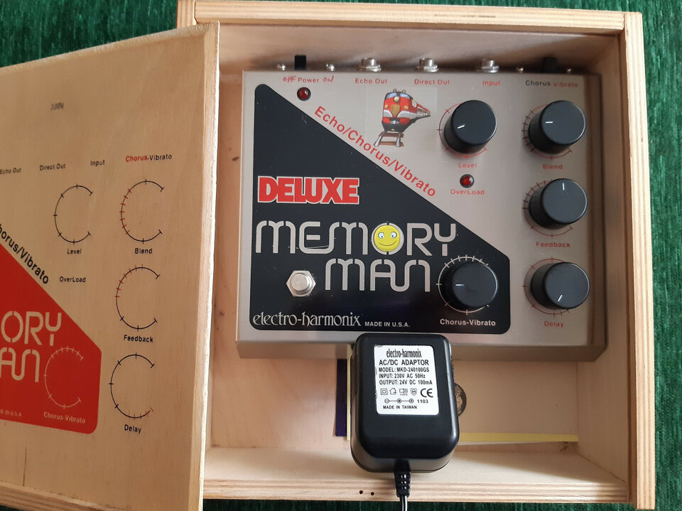 EHX Deluxe Memory Man