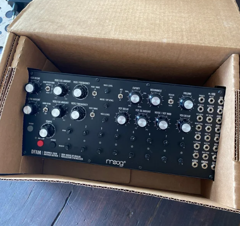 Moog DFAM sintetizador analógico semi-modular con secuenciador de segunda mano · Foto 2 de 4 · Girona · 520 €