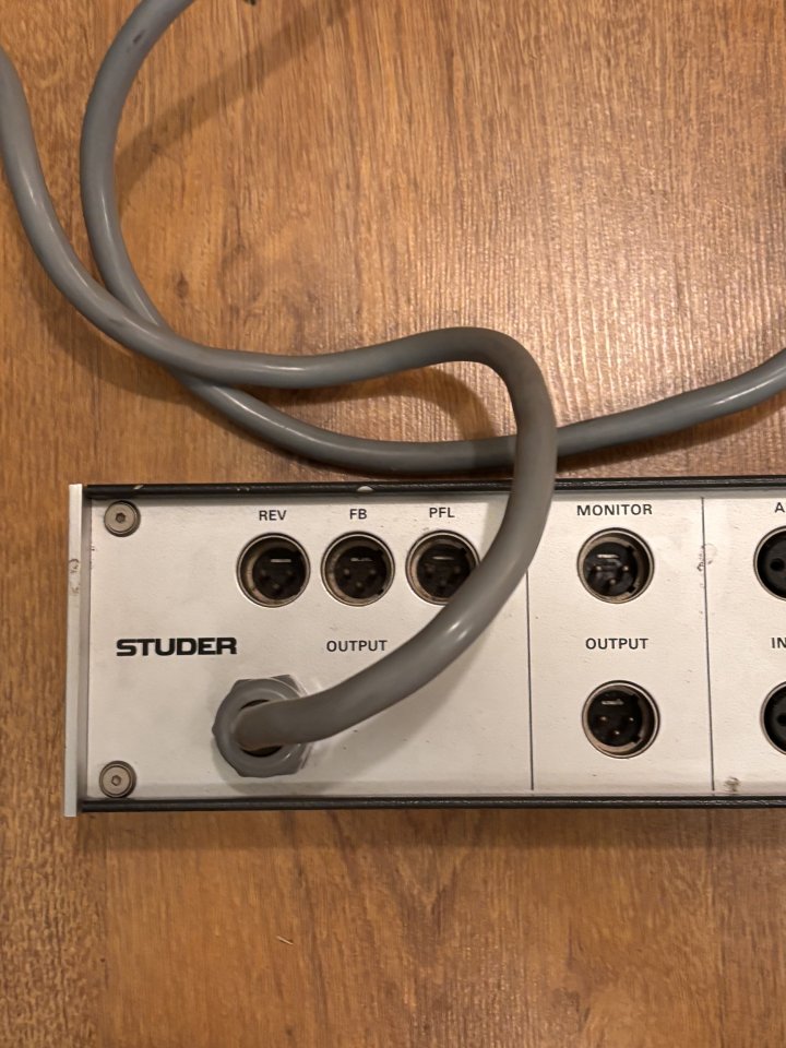 Studer Monitor Connection Box original para 169/269 (probada pin a pin) de segunda mano · Foto 2 de 9 · Barcelona · 595 €