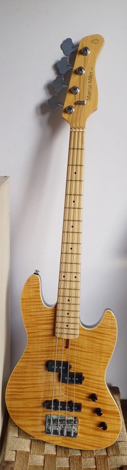Bajo Eléctrico Sire Marcus Miller U5 escala corta