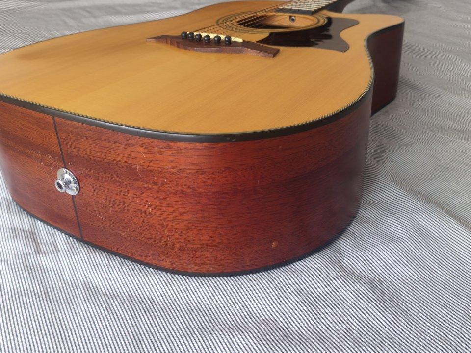 Guitarra electroacústica Tanglewood