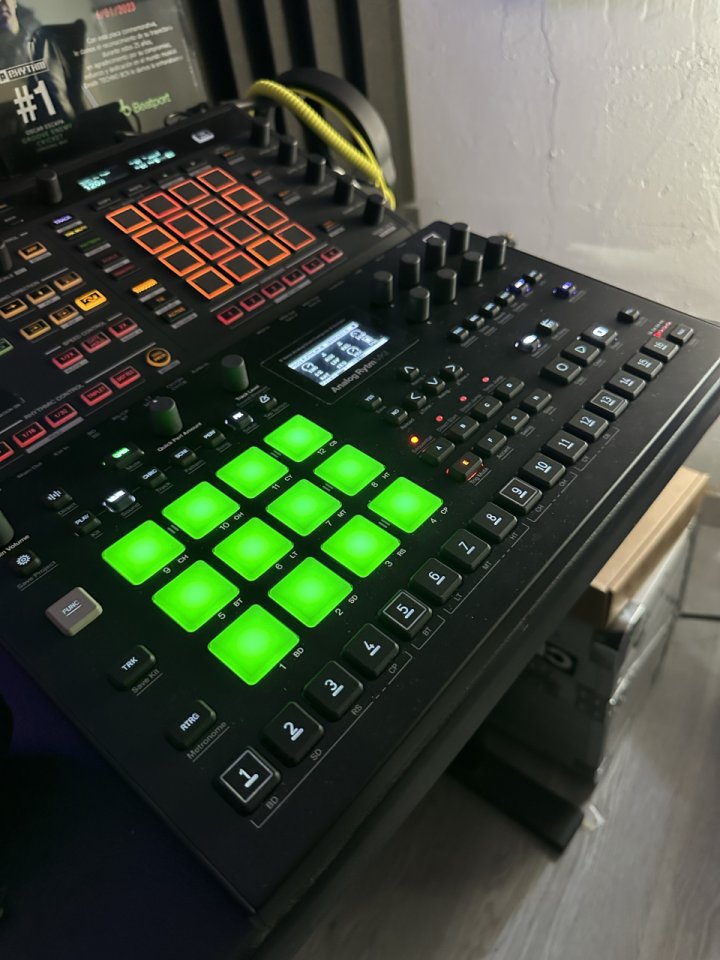 Elektron Analog Rytm Mk2 de segunda mano · Foto 2 de 2 · Barcelona · 1200 €