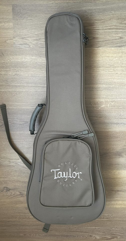 Baby Taylor BT1 Walnut de segunda mano · Foto 5 de 6 · Araba · 260 €