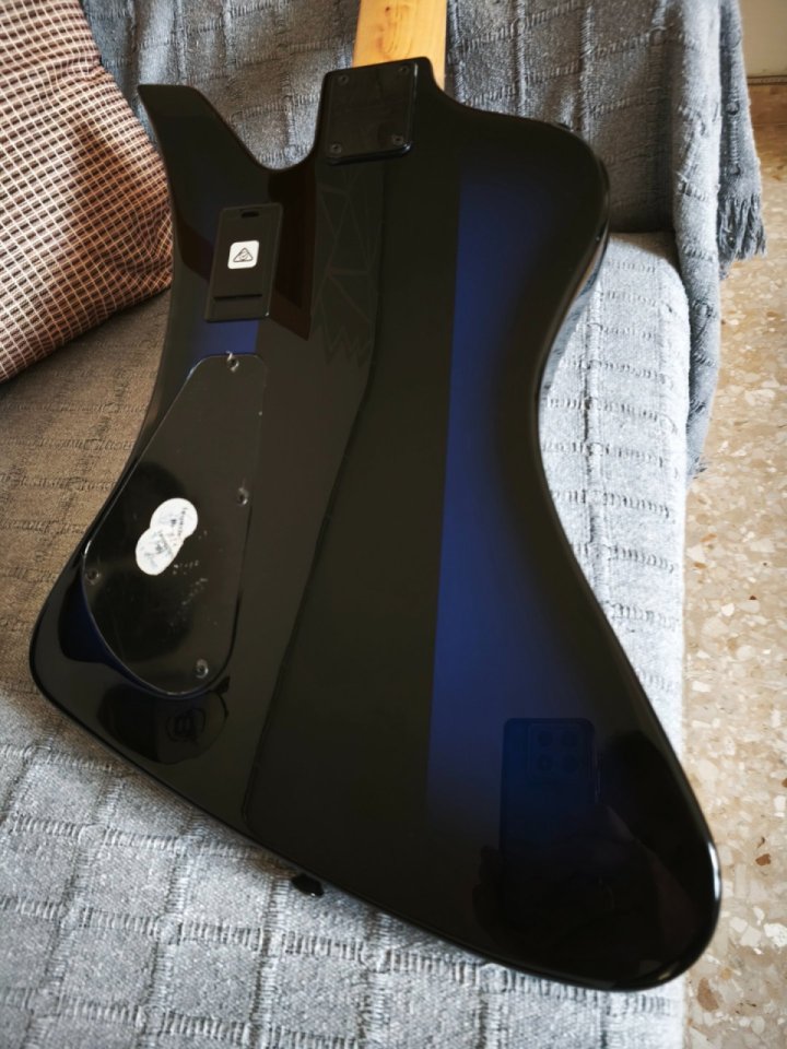Jackson Kellybird V 5 cuerdas Dave Ellefson (Megadeth) – EMG – IMPECABLE de segunda mano · Foto 8 de 8 · Badajoz · 580 €