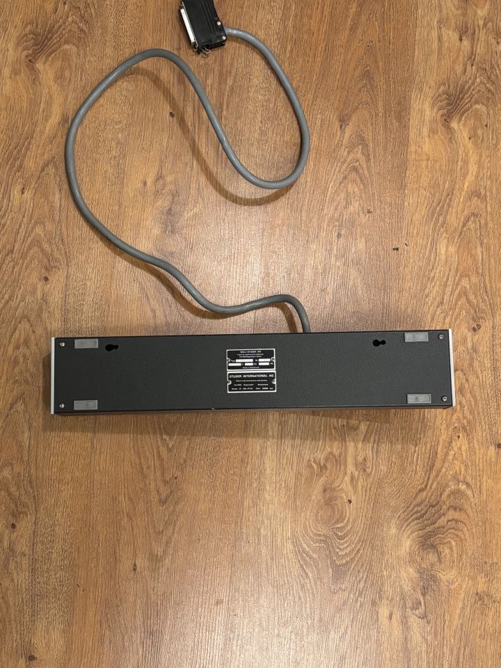 Studer Monitor Connection Box original para 169/269 (probada pin a pin) de segunda mano · Foto 6 de 9 · Barcelona · 595 €