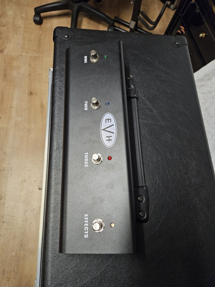 EVH 5150 III Stealth (en garantía aún)