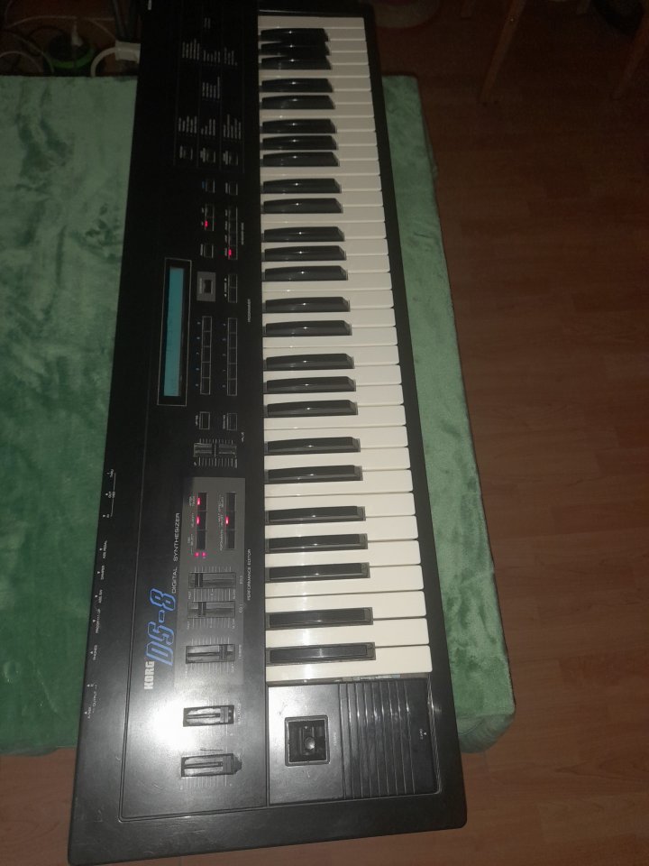 KORG DS8 - Magnífico sintetizador de los 80's y fácil de programar. de segunda mano · Foto 7 de 10 · Jaén · 300 €