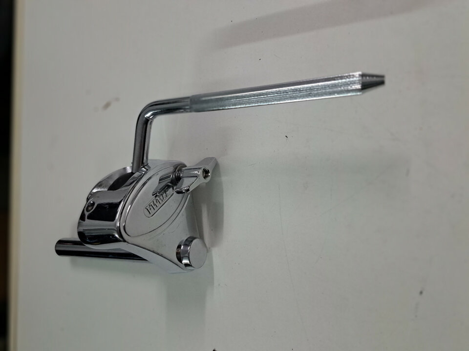 tres soportes de tom Pear, Tama y Gretsch