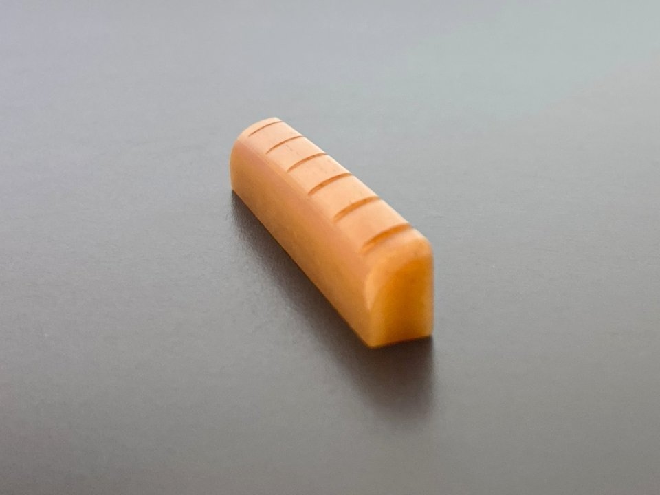 Cejuela de Hueso de Camello Guitarra Folk 43mm