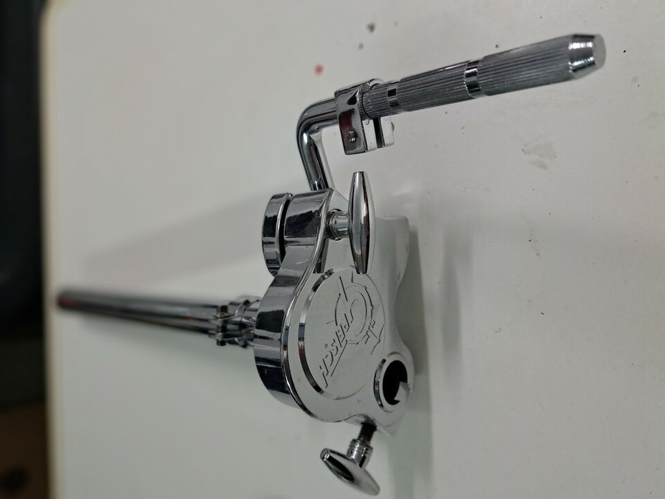 tres soportes de tom Pear, Tama y Gretsch