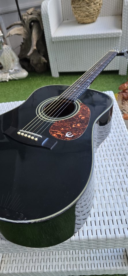 Epiphone acústica