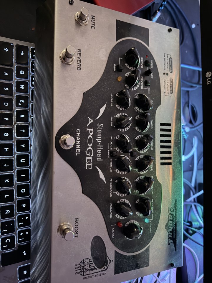 Taurus Stomp-Head Apogee-Cabezal valvular formato pedalera 90W/40W/20W/12W de segunda mano · Foto 1 de 3 · Cádiz · 400 €