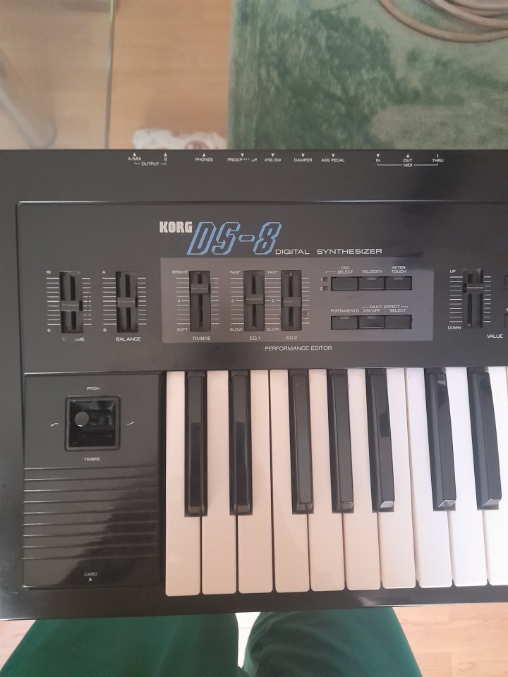 KORG DS8 - Magnífico sintetizador de los 80's y fácil de programar. de segunda mano · Foto 10 de 10 · Jaén · 300 €