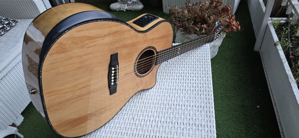 Guitarra Electroacústica Cort