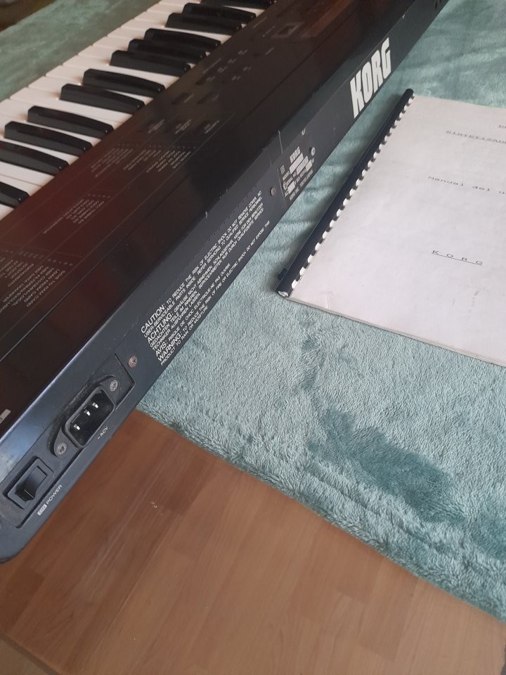 KORG DS8 - Magnífico sintetizador de los 80's y fácil de programar. de segunda mano · Foto 2 de 10 · Jaén · 300 €
