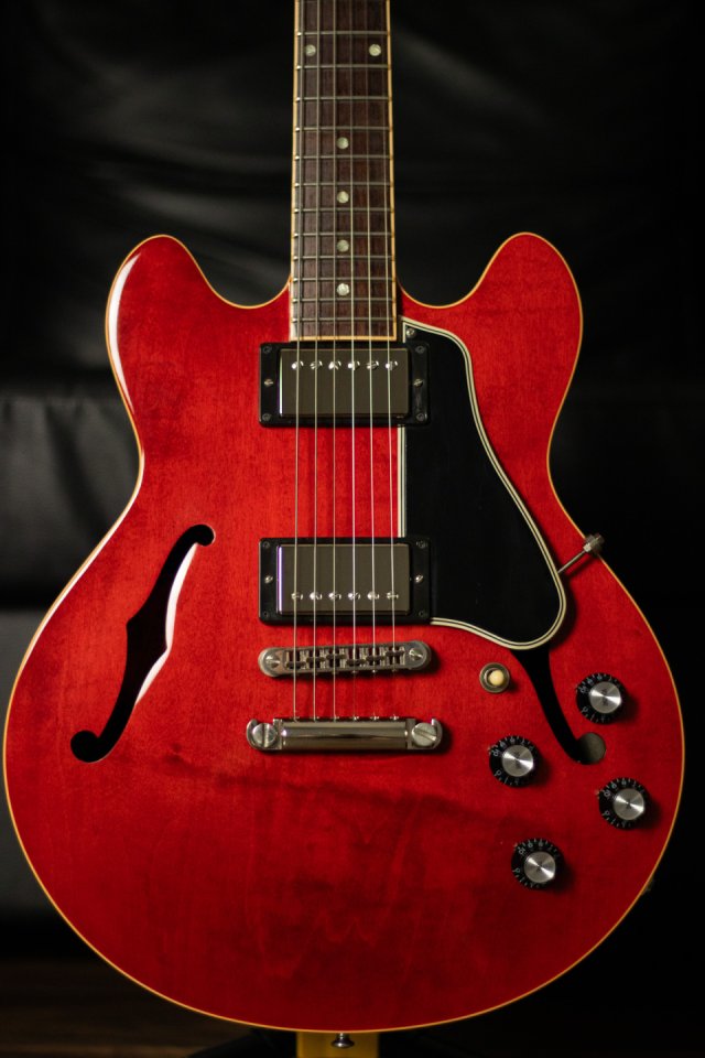Gibson Memphis ES-339 with Dot Inlays 2013 - Antique Red Cherry de segunda mano · Foto 2 de 10 · Ourense · 3090 €
