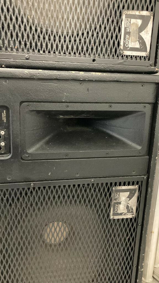 Varias amplificaciones pequeñas c- Queda una -