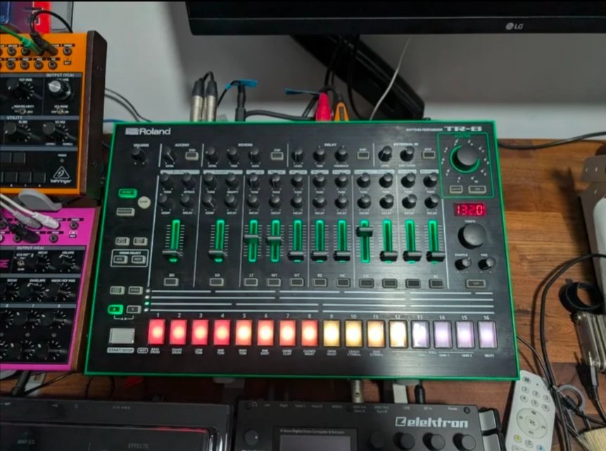 Roland Aira TR8