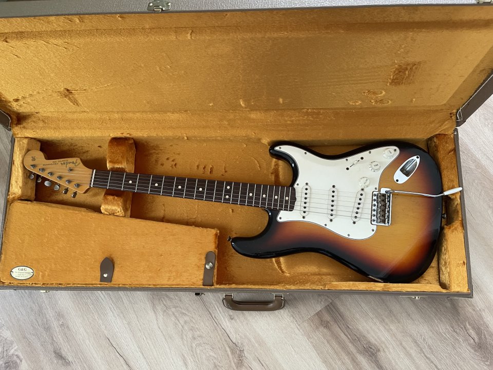 Fender Custom Shop 63 Stratocaster Relic de segunda mano · Foto 3 de 8 · Girona · 1 €