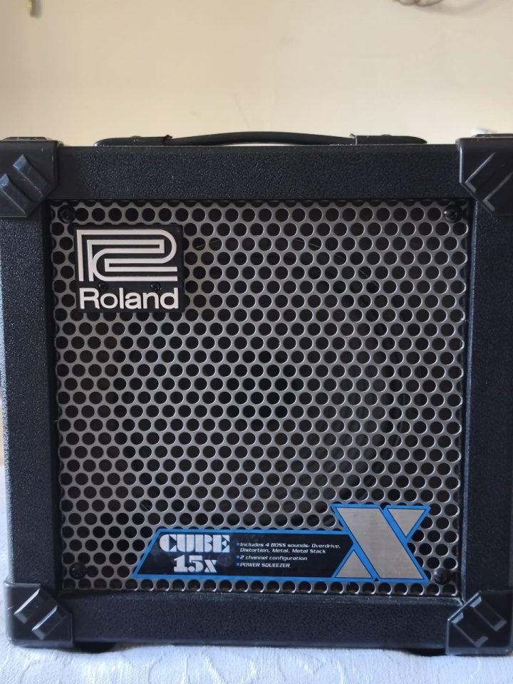 Amplificador guitarra Roland Cube 15 xl 15vatios con altavoz de 1x8”. de segunda mano · Foto 1 de 3 · A Coruña · 90 €