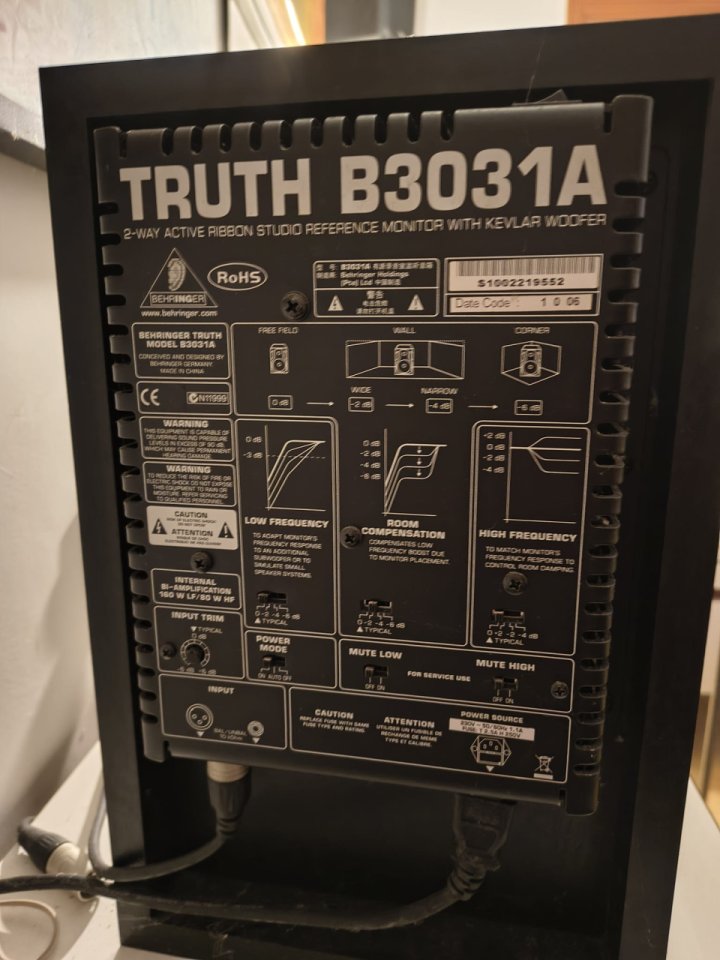 Behringer B3031A TRUTH Pareja de altavoces de segunda mano · Foto 2 de 2 · Illes Balears · 200 €